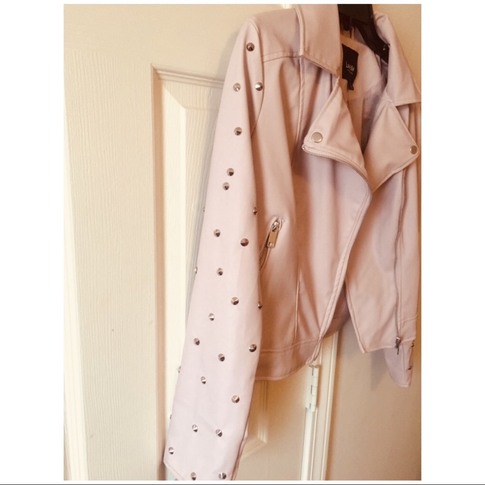 👄 LAST 1 FAUX LEATHER BLUSH  PINK STUDDED JACKET - Picture 5 of 7